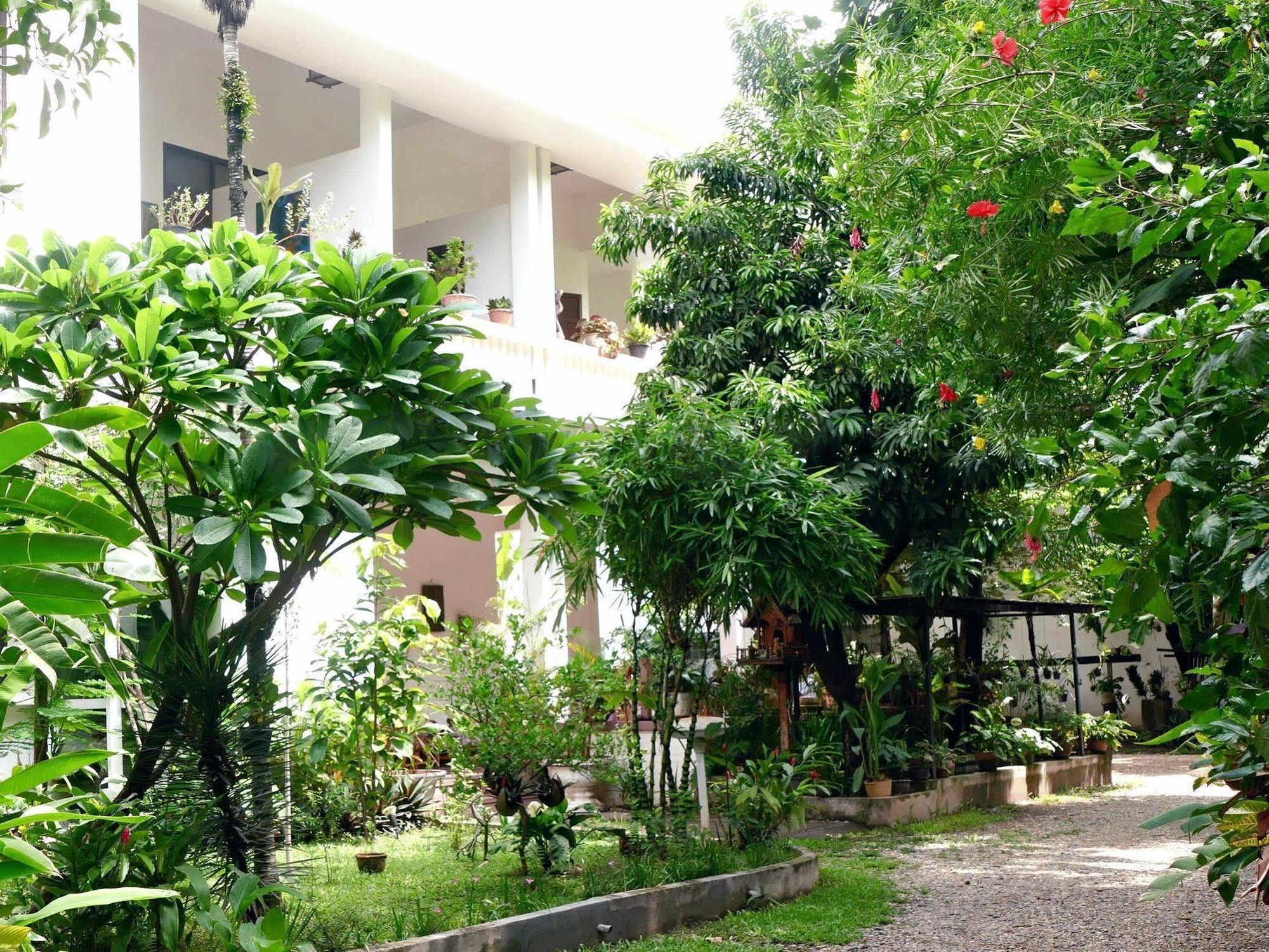 Lani'S House By The Ponds Hotel Vientiane Exterior foto
